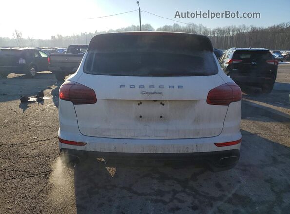 WP1AA2A21GKA36869 2016 PORSCHE CAYENNE White Widok z tyłu