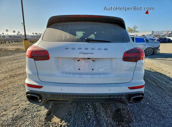 WP1AA2A26HKA91318 2017 PORSCHE CAYENNE White უკანა ხედი