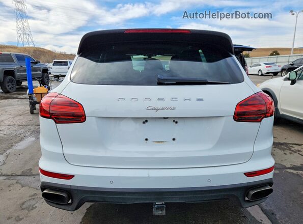 WP1AA2A27GLA00596 2016 PORSCHE CAYENNE Белый Вид сзади