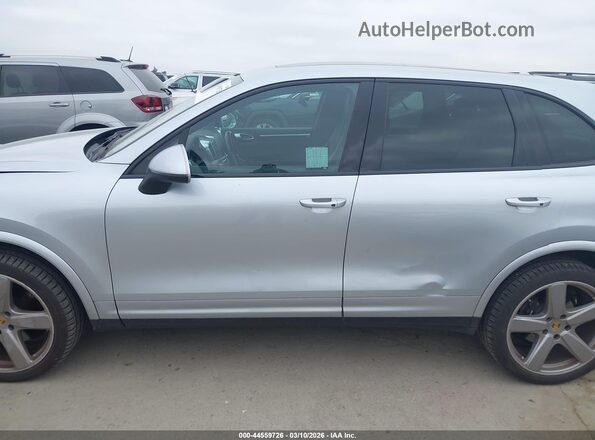WP1AA2A27JKA05035 2018 PORSCHE CAYENNE Silver 