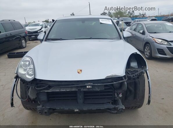 WP1AA2A27JKA05035 2018 PORSCHE CAYENNE Silver Rear interior view