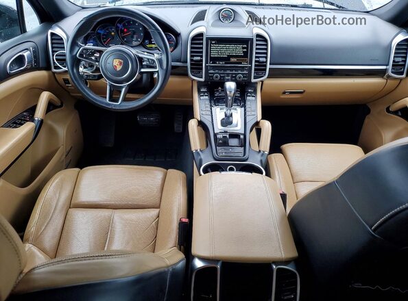 WP1AA2A28GLA05239 2016 PORSCHE CAYENNE Black Առջևի վահանակի տեսք