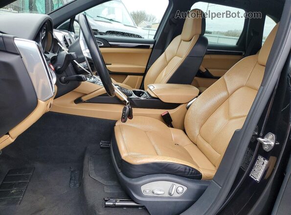 WP1AA2A28GLA05239 2016 PORSCHE CAYENNE Black Սալոնի դիմացի տեսք