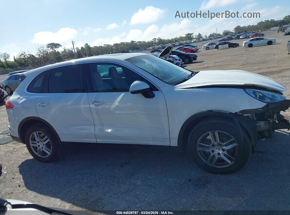 WP1AA2A29JKA01679 2018 PORSCHE CAYENNE White უკანა სალონის ხედი