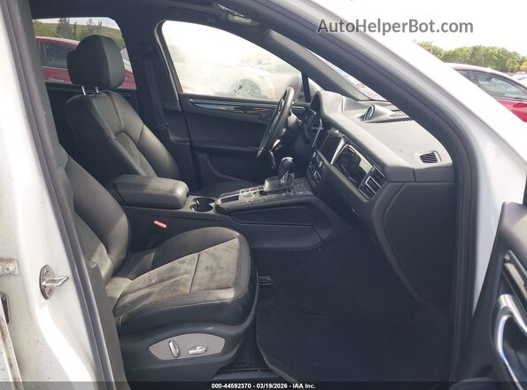WP1AA2A52KLB04206 2019 PORSCHE MACAN White 