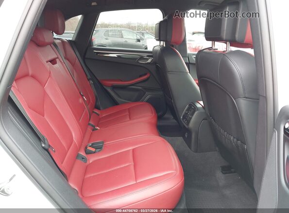 WP1AA2A53PLB05971 2023 PORSCHE MACAN White VIN կոդի պիտակի տեսք