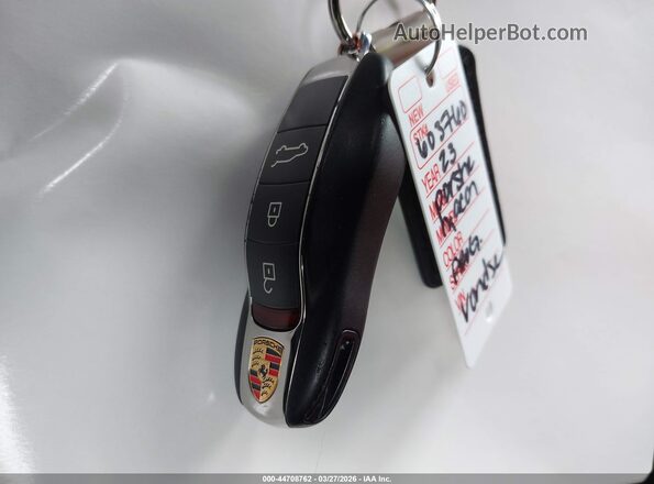 WP1AA2A53PLB05971 2023 PORSCHE MACAN White Առջևի վահանակի տեսք