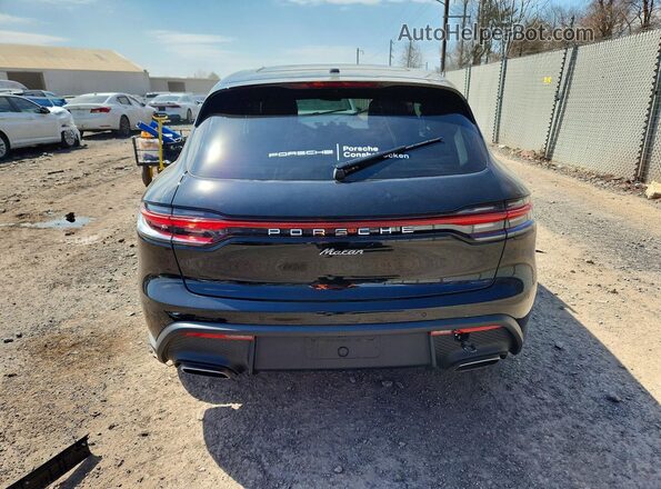 WP1AA2A54TLB00692 2026 PORSCHE MACAN Black Widok z tyłu