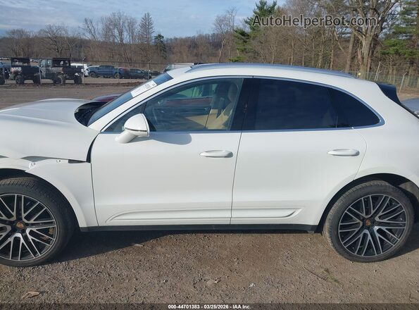 WP1AA2A56RLB13582 2024 PORSCHE MACAN White 