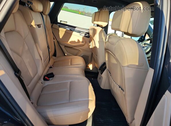 WP1AA2A58PLB11958 2023 PORSCHE MACAN Серый Вид задней части салона