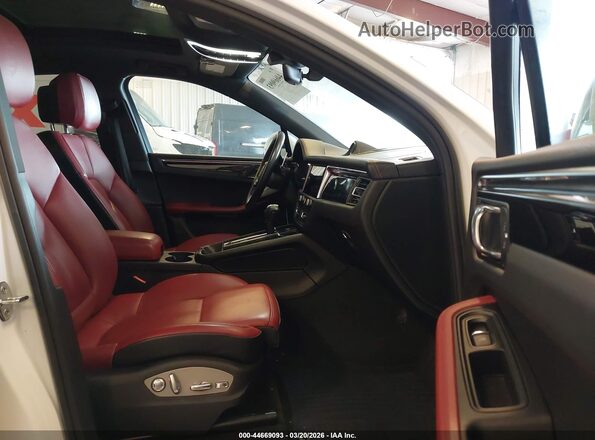 WP1AA2A5XPLB05160 2023 PORSCHE MACAN White Front interior view