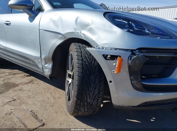 WP1AA2A5XPLB05367 2023 PORSCHE MACAN Silver Front view