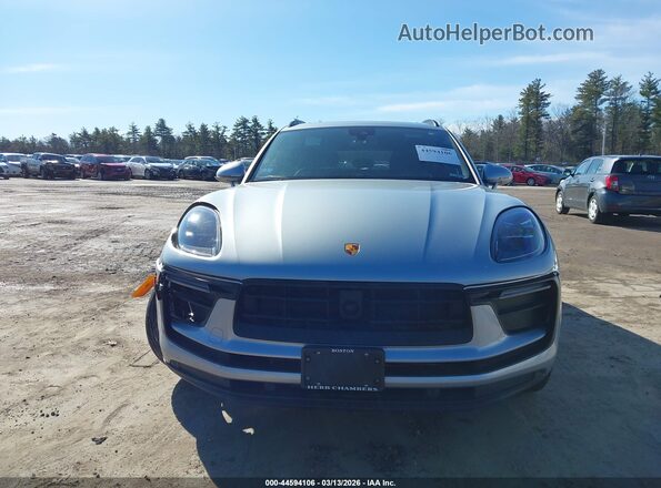 WP1AA2A5XPLB05367 2023 PORSCHE MACAN Silver Rear interior view