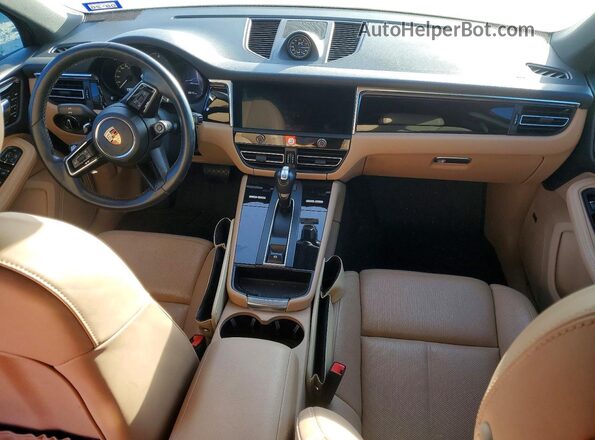 WP1AA2A5XRLB03718 2024 PORSCHE MACAN Black 