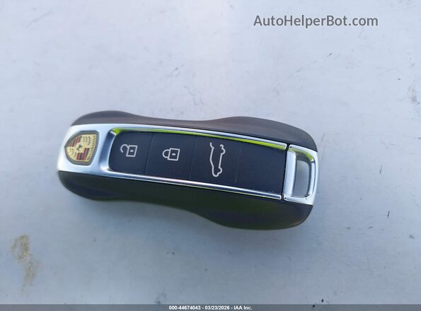 WP1AA2AY2RDA10812 2024 PORSCHE CAYENNE Gray Dashboard view
