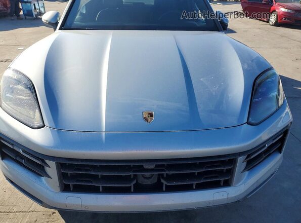 WP1AA2AY2SDA01369 2025 PORSCHE CAYENNE Серебряный Вид подкапотного пространства