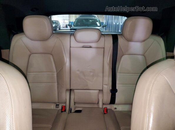 WP1AA2AY3KDA16124 2019 PORSCHE CAYENNE Black Widok tylnych siedzeń