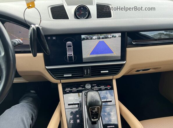 WP1AA2AY8LDA01720 2020 PORSCHE CAYENNE Черный Вид задних сидений