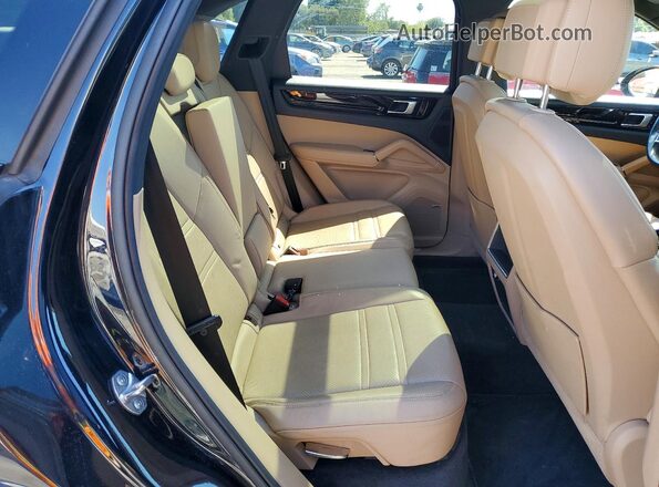 WP1AA2AY8MDA03937 2021 PORSCHE CAYENNE Blue უკანა სალონის ხედი