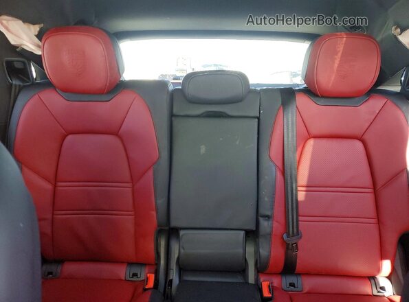 WP1AA2AY8RDA03041 2024 PORSCHE CAYENNE Black Вид задніх сидінь