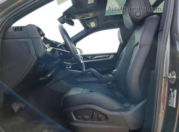 WP1AA2AY9RDA09740 2024 PORSCHE CAYENNE Gray წინა სალონის ხედი