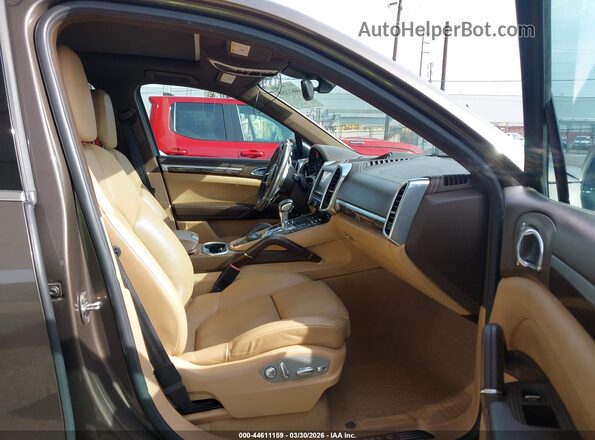 WP1AB2A27GLA93021 2016 PORSCHE CAYENNE Brown Вид салону спереду