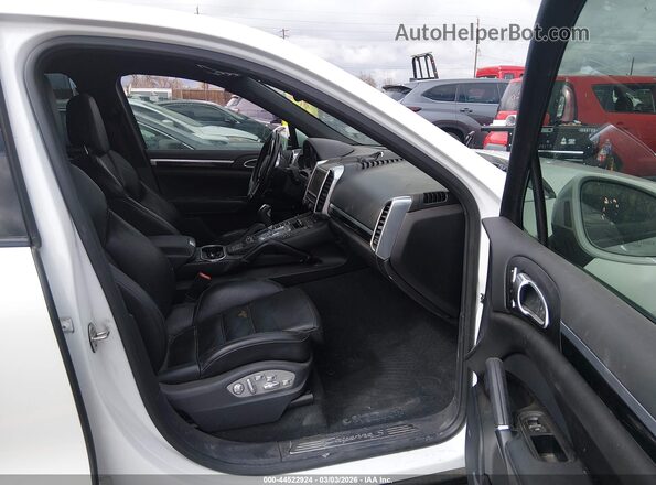 WP1AB2A28GLA96350 2016 PORSCHE CAYENNE White Widok wnętrza z przodu