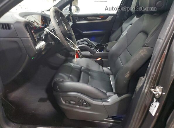 WP1AE2AY5SDA16968 2025 PORSCHE CAYENNE Угольный Вид салона спереди