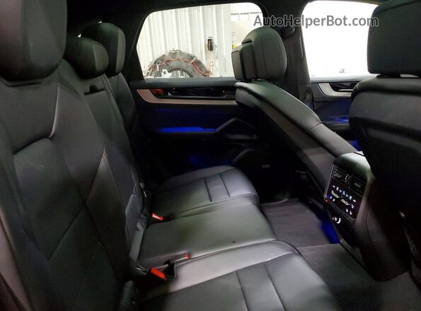 WP1AE2AY5SDA16968 2025 PORSCHE CAYENNE Угольный Вид задней части салона
