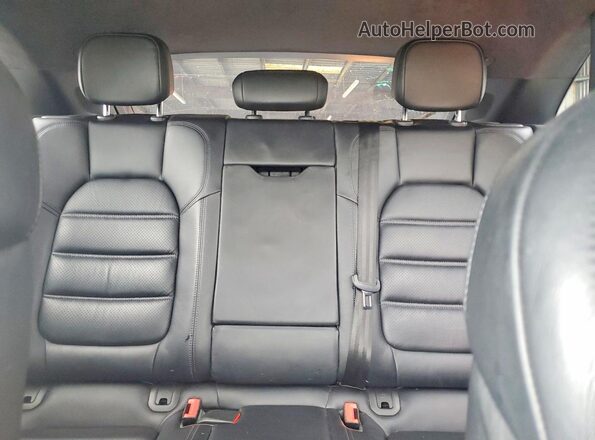 WP1AF2A53JLB70005 2018 PORSCHE MACAN Black Հետևի նստատեղերի տեսք