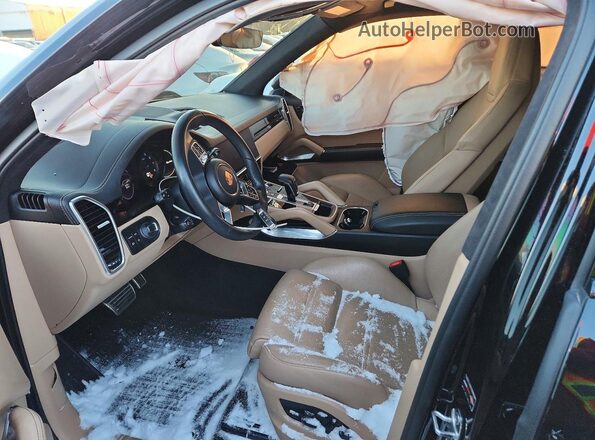 WP1AF2AYXPDA20180 2023 PORSCHE CAYENNE Black წინა სალონის ხედი