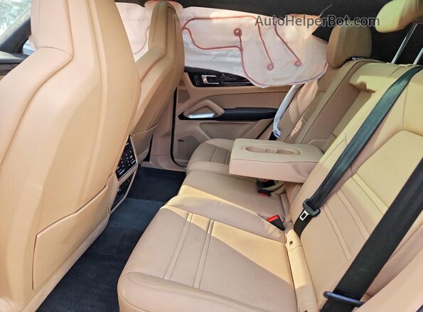 WP1AF2AYXPDA20180 2023 PORSCHE CAYENNE Black უკანა სავარძლების ხედი