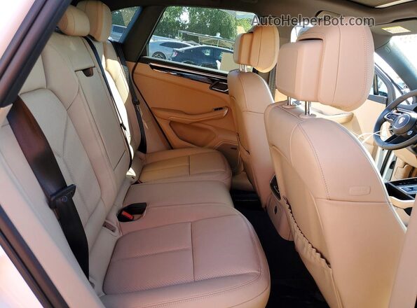 WP1AG2A50TLB41237 2026 PORSCHE MACAN Белый Вид задней части салона