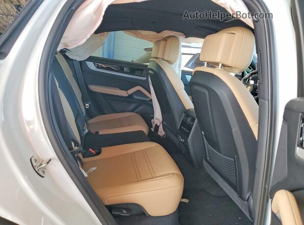 WP1BA2AY0TDA35803 2026 PORSCHE CAYENNE White Vista de los asientos traseros