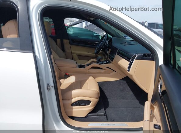 WP1BA2AY1NDA47459 2022 PORSCHE CAYENNE White წინა სალონის ხედი