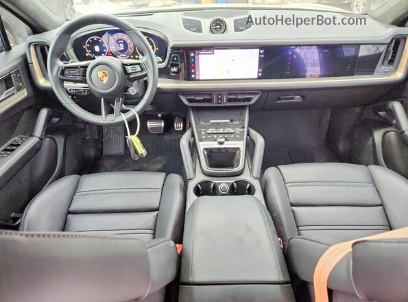 WP1BG2AY7SDA43393 2025 PORSCHE CAYENNE Black Vista del salpicadero