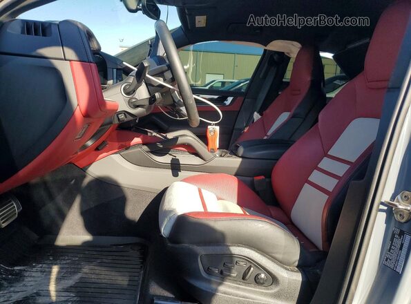 WP1BK2AY1SDA49284 2025 PORSCHE CAYENNE Gray Vista interior delantera