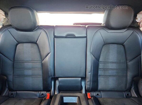 WP1BK2AY6RDA72344 2024 PORSCHE CAYENNE Gray Вид задніх сидінь