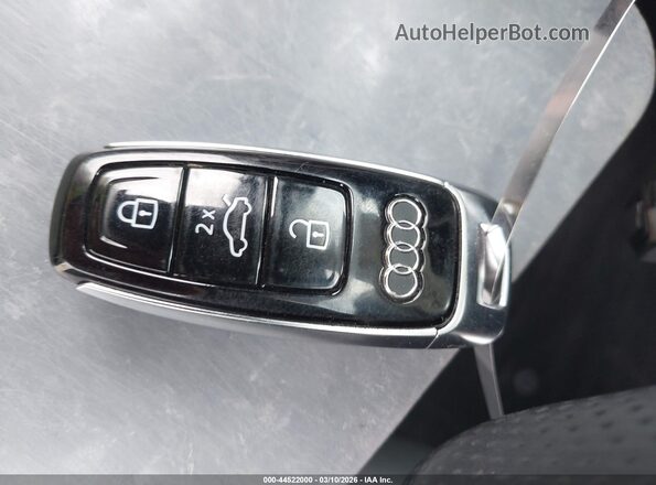 WUA1CBF28PN900192 2023 AUDI RS6 Серый Вид панели приборов