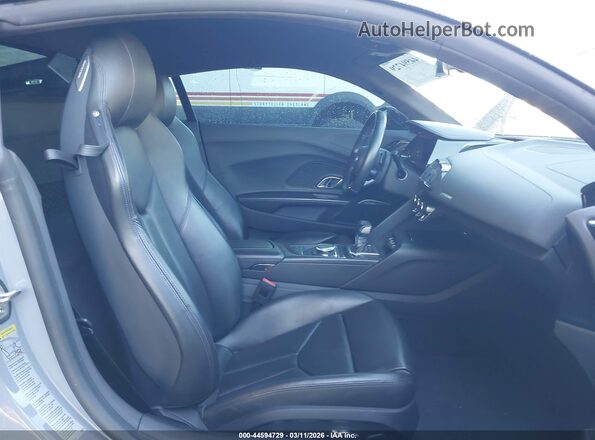 WUABAAFX5J7902204 2018 AUDI R8 Gray VIN კოდის სტიკერის ხედი