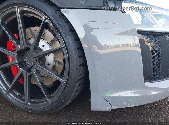 WUABAAFX5J7902204 2018 AUDI R8 Gray 