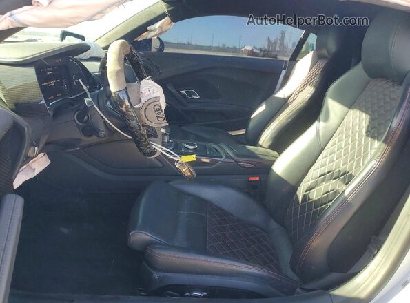 WUAEEAFX7L7901916 2020 AUDI R8 Синий Вид салона спереди