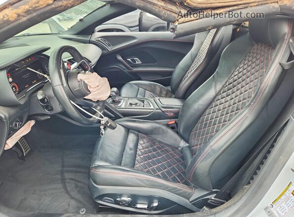 WUAVACFX9H7905058 2017 AUDI R8 Серый Вид салона спереди