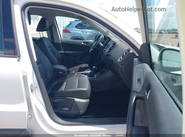 WVGAV7AX2GW583569 2016 VOLKSWAGEN TIGUAN Белый Вид салона спереди