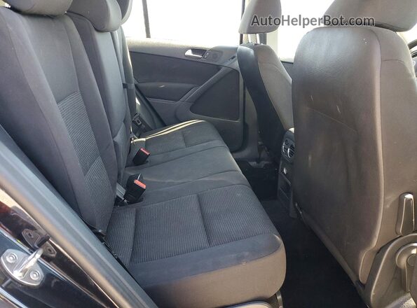 WVGAV7AX9JK000476 2018 VOLKSWAGEN TIGUAN Black Widok wnętrza z tyłu
