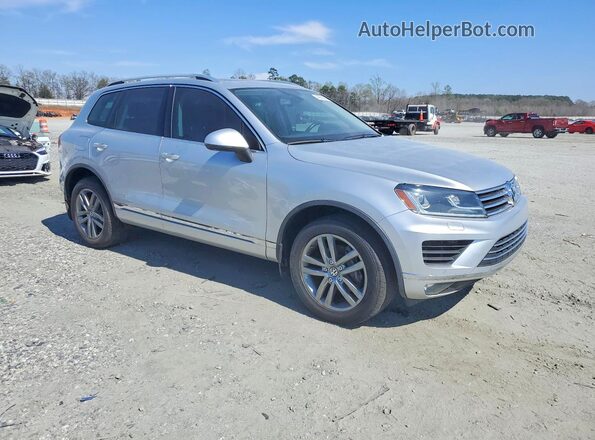 WVGEF9BP7GD001843 2016 VOLKSWAGEN TOUAREG Silver Delantero derecho