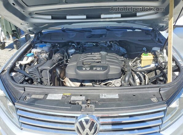 WVGEF9BP7GD001843 2016 VOLKSWAGEN TOUAREG Silver Vista del compartimento del motor