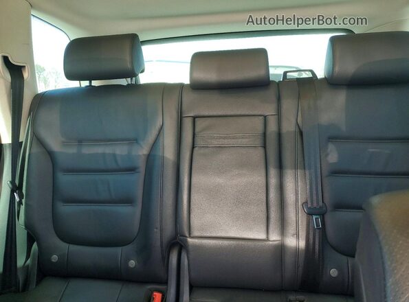 WVGEF9BP7GD001843 2016 VOLKSWAGEN TOUAREG Silver Vista de los asientos traseros