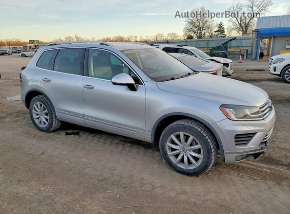 WVGEF9BP7GD010185 2016 VOLKSWAGEN TOUAREG Silver Delantero derecho