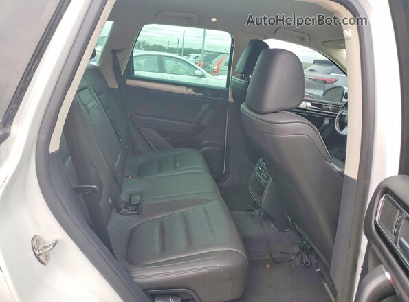 WVGEP9BP6GD002883 2016 VOLKSWAGEN TOUAREG White სალონის 360-გრადუსიანი ხედი